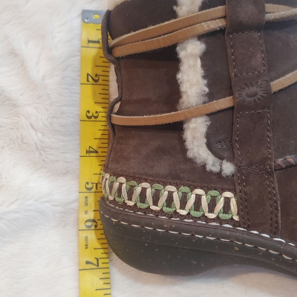 NWOT UGG Brown Boots - Picture 14 of 15
